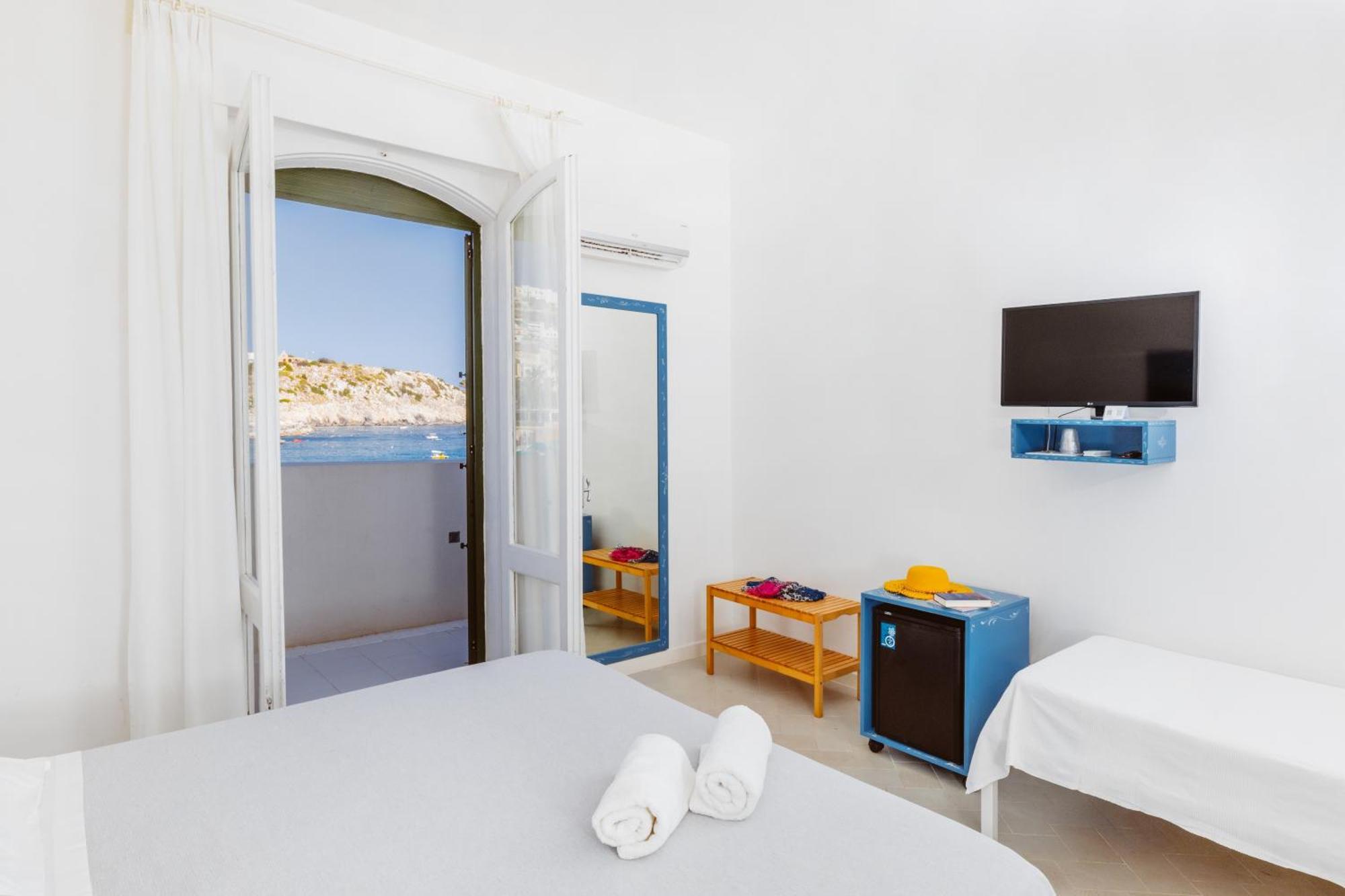 Hotel La Roccia 3*